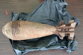 Anggota Kodim 0409 Rejang Lebong serahkan temuan mortir ke polisi