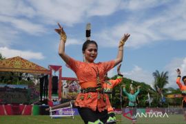 Disparekraf Kutai Timur: Festival Lom Plai ditutup dengan Bob Jengea