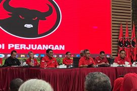 Pengamat: PDIP tetap bisa membantu pemerintah meski sebagai oposisi 