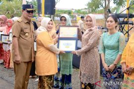 Gubernur Kalsel umrahkan dua perempuan pada Hari Kartini