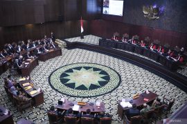 Hukum Kemarin, Prabowo tak hadiri PHPU dan MK tolak permohonan 01-03