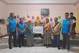 Paska bencana banjir, YBM PLN santuni Anak-Anak Panti Asuhan di Tarusan Pesisir Selatan