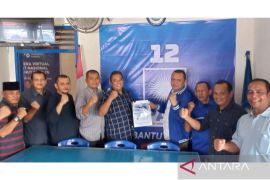 Bupati Tapsel pertama ambil formulir ke PAN untuk Pilkada 2024