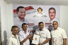 Sekkot Ambon Agus Ririmasse ambil formulir calon Wali Kota ke Gerindra