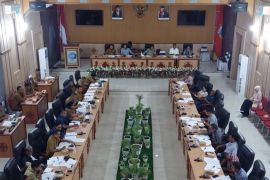 DPRD Ambon uji publik tiga Ranperda tentang negeri