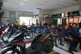 SMKN 3 Mataram binaan PLN UIP Nusra kantongi sertifikat bengkel konversi motor listrik pertama di Indonesia timur