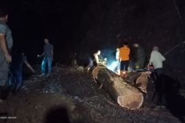 Longsor terjang  jalan lintas Langkat-Tanah Karo