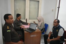 Kejari Bireuen tahan tersangka promosi perjudian di media sosial