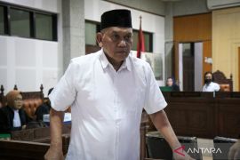 Hukuman tiga mantan pejabat Dinas ESDM NTB diperberat