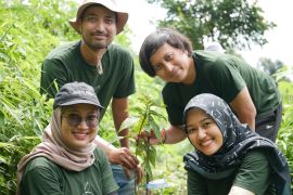 Cargill dan petani kolaborasi pantau konservasi 10.000 pohon di hutan desa