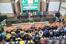 Pj Bupati Tanah Laut sebut Kades harus dilindungi saat bertugas