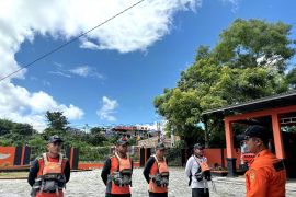 Tim SAR Baubau cari nelayan jatuh dari perahu di perairan Pulau Siompu