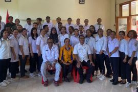 Dinkes Mabar latih puluhan nakes penilaian risiko kesling