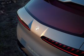 BMW tingkatkan jarak tempuh dan pengisian daya pada sistem eDrive baru