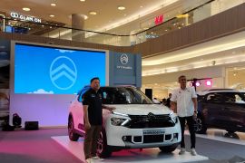 Pasar mobil isi tujuh penumpang di Surabaya masih menjanjikan