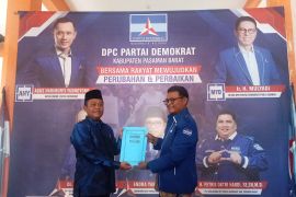 Ingin maju jadi calon Bupati Pasbar, Tuanku Mustika Yana Yang Dipertuan Kinali daftar ke Demokrat