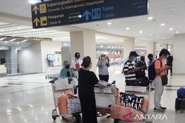 Akibat semburan abu Vulkanik Gunung Ruang, Bandara Samrat tutup hingga Rabu Siang