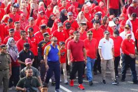 Jalan Santai-Lomba Olahraga Tradisional Meriahkan HUT Dharmasraya ke-20