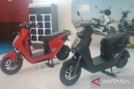 Pengunjung PEVS 2024 berkesempatan jajal motor listrik Honda EM1 e: