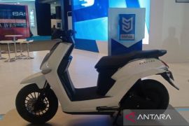 MAB perkenalkan sejumlah produk kendaraan listrik baru di PEVS 2024