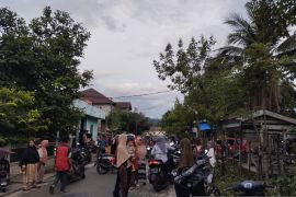 Diduga terlilit utang, Warga Abdya ditemukan tewas tergantung di rumahnya