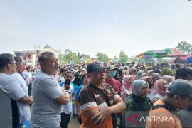 Ratusan buruh di Temanggung jalan sehat peringati May Day