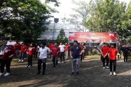 Buruh dan Pemkot Madiun peringati "May Day" secara sederhana