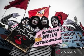 Aksi Hari Buruh Internasional di berbagai daerah, tuntut pemerintah tingkatkan kesejahteraan buruh