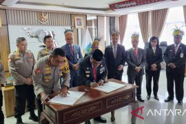 Pemprov Papua Barat-Polda teken NPHD pengamanan Pilkada 2024