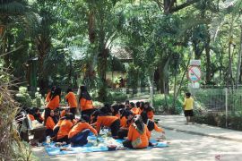 Menjelajahi Taman Kota Kebun Bibit Surabaya