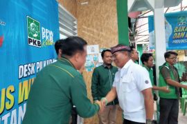 Zainal Paliwang Menyerahkan Sendiri Berkas Bakal Cagub Kaltara ke PKS dan PKB