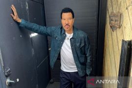 Lionel Richie tentang kembalinya Raja Charles di acara publik