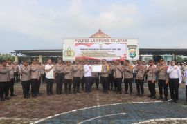 Polres Lampung Selatan terima penghargaan dari PT ASDP