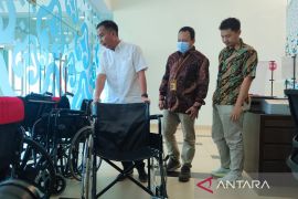 Pj Gubernur Jabar sidak layanan embarkasi haji Bandara Kertajati