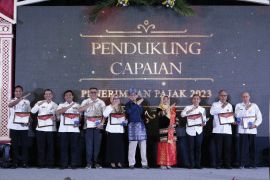 KPP Pratama Pondok Aren beri apresiasi wajib pajak unggulan