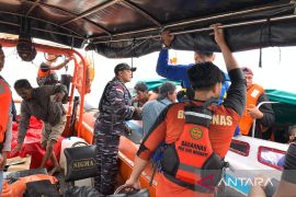 Kapal sembako milik pengusaha lintas batas di Selatpanjang karam