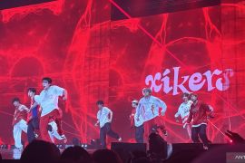 Grup BOY STORY dan xikers tampil perdana di Indonesia