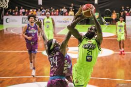 Pacific Caesar Surabaya dikalahkan Amartha Hangtuah Jakarta