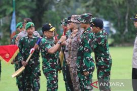 Pembukaan Latsitarda XLIV di Kaltim ditandai pemberian alat kerja