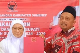 Nyi Eva daftar bakal cawabup Sumenep lewat PDIP