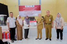Pemkab Bengkalis salurkan alat aksesibilitas kepada disabilitas