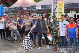 Balap motor Bupati dan Kapolres Cup-2024 padati sirkut perkantoran di Koltim