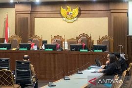 Mantan hakim Gazalba Saleh didakwa terima gratifikasi dan TPPU sebanyak Rp25,9 miliar