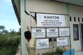Kades Kurau Utara khawatir kantor desa ambruk