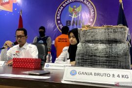 BNNK Cianjur tangkap kurir berikut 4 kilogram ganja