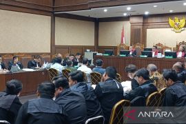 Bayar gaji pembantu, SYL pakai uang pegawai Kementan