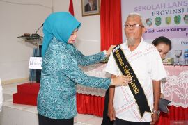 PKK-BKKBN Kalbar luncurkan sekolah lansia