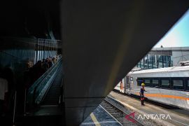 KAI tambah pengoperasian kereta antisipasi lonjakan penumpang