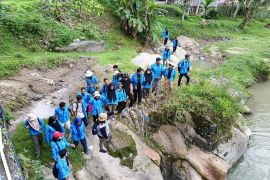 Puluhan Mahasiswa Universitas Jambi kuliah lapangan pelajari Geopark Sawahlunto