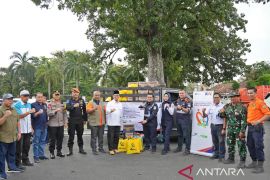 KAI berikan bantuan selimut dan sembako untuk korban banjir di OKU
